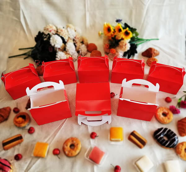 24-pack röda godisaskar, presentaskar, gavelaskar, DIY-påsar, sortiment