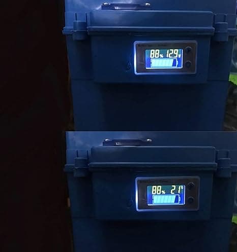 Multifunksjonell 10-100V LCD batterikapasitet voltmeter med temperatur