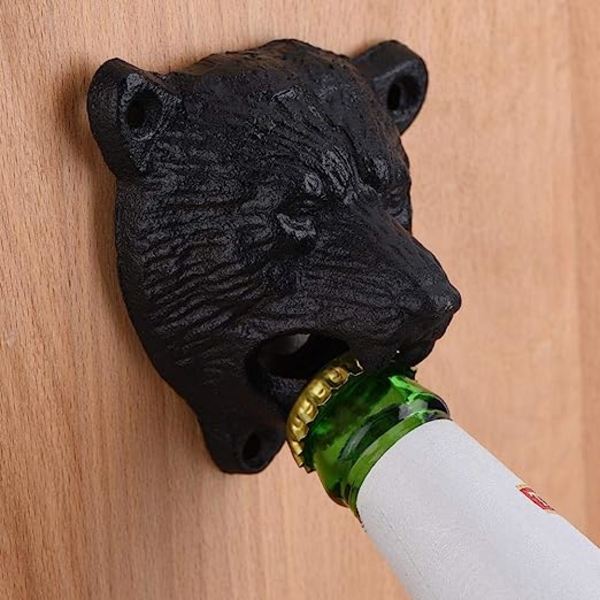 Karhun muotoinen seinälle kiinnitettävä pullonavaaja