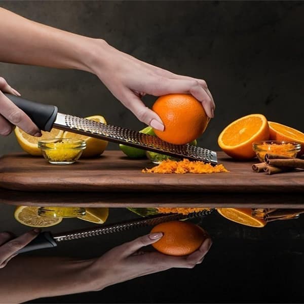 Rostfritt Stål Kök Ost Rivjärn med Plastlock Ergonomisk