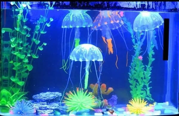 5 farger Kunstig Akvarium Maneter Ornament Dekor Lysende E