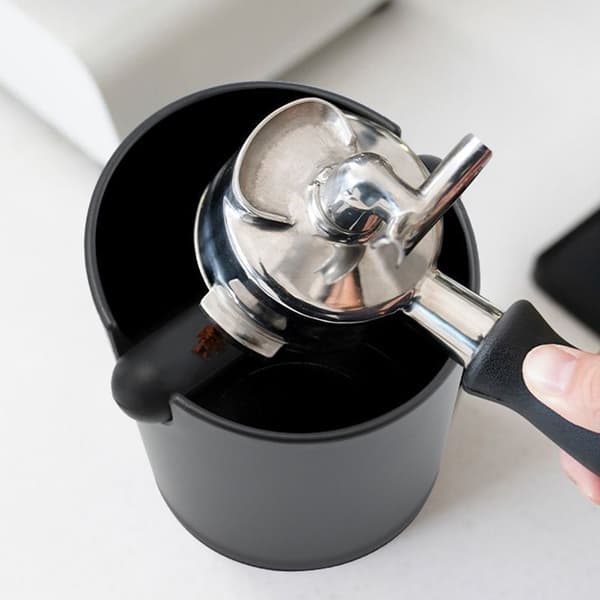 Mat sort kaffetilbehør 0,55L - Knock Box til kaffegrums