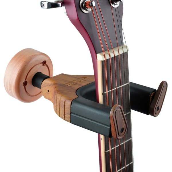 Gitarveggfeste med automatisk lås