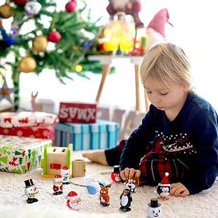 12 stk. legetøj med optræk, søde juletegneseriefigurer med optræk, C
