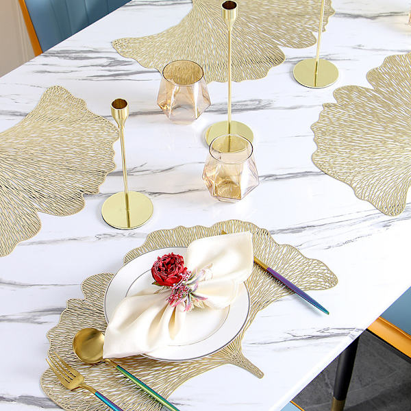 Sæt med 4 PVC-isolerede dækkeservietter Bronzing Ginkgo Leaf Bakke Måtte F