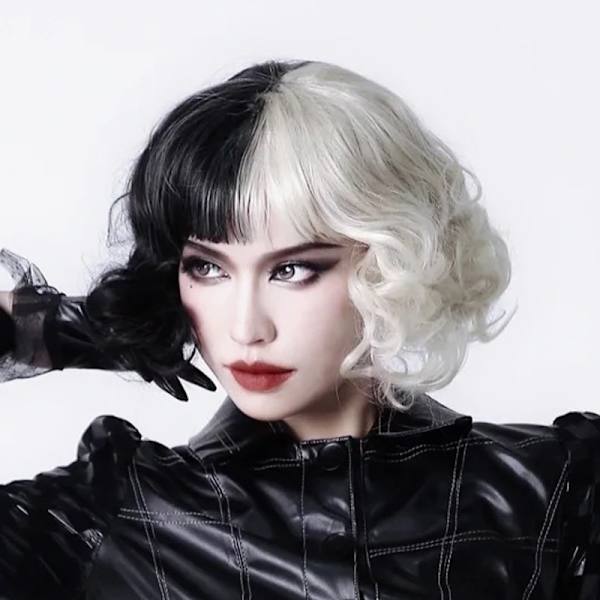 Svart og hvit heks Cruella COS parykk høy temperatur silke rumpe