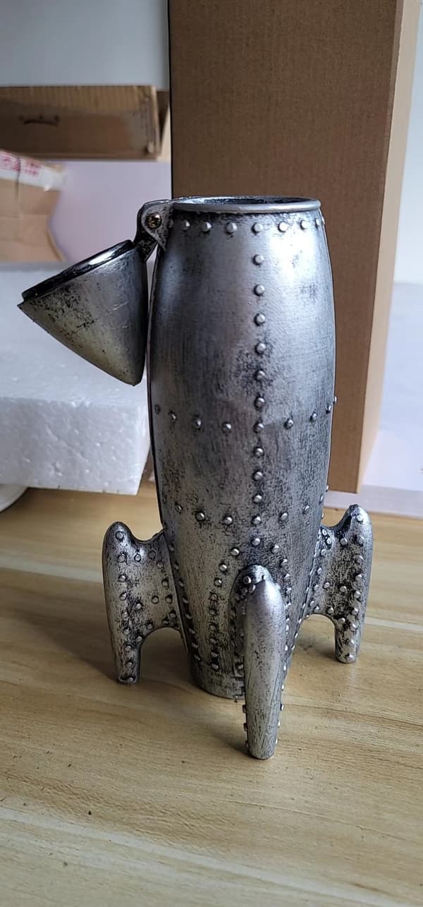 Barn att vårda Roger Rocket spargris för pojkar