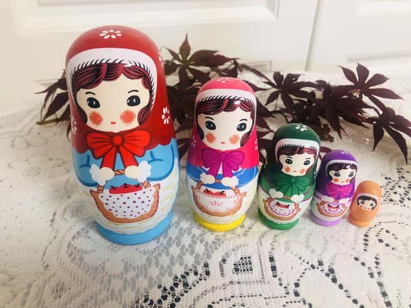 5 kurve pige russiske nesting dukker