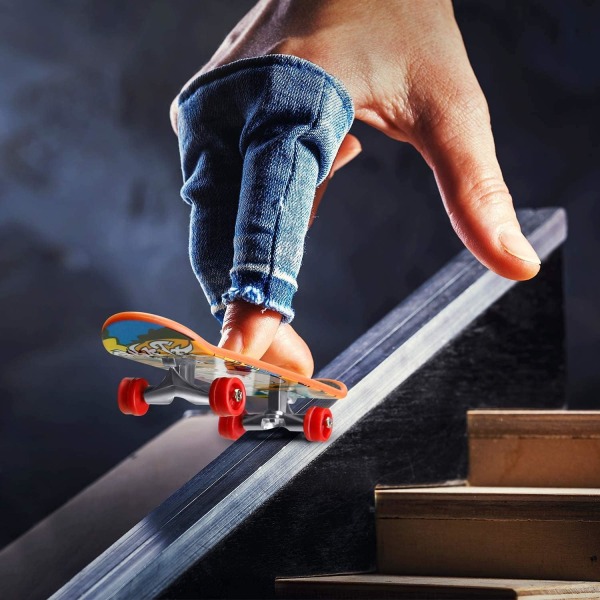 24 st Toy Finger Skateboard Gripbrädor med 32 Utbytbara