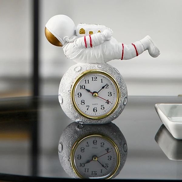 Luova pöytäkello lentävä avaruusmies sisustus astronautti makuuhuone