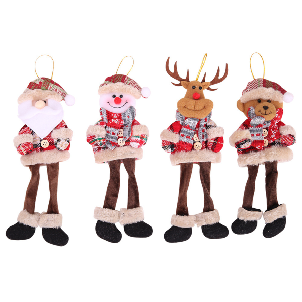 4 juledekorasjoner scene dekorert juletre anheng g