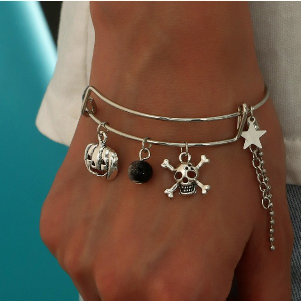 2 ställbara Halloween-armband med metall