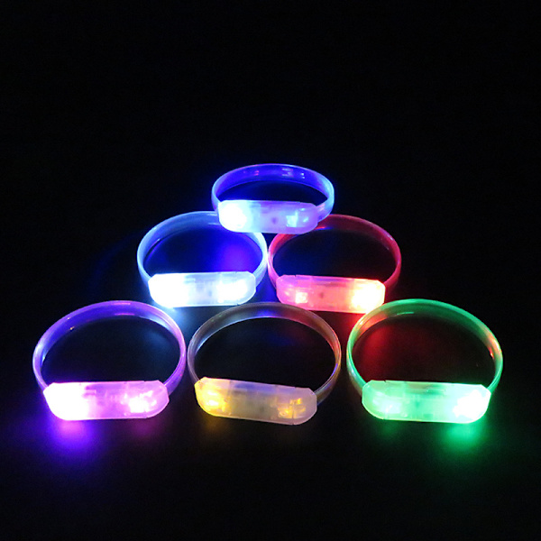 LED-armband Pack – 6 interaktiva ljusarmband slumpmässig färg