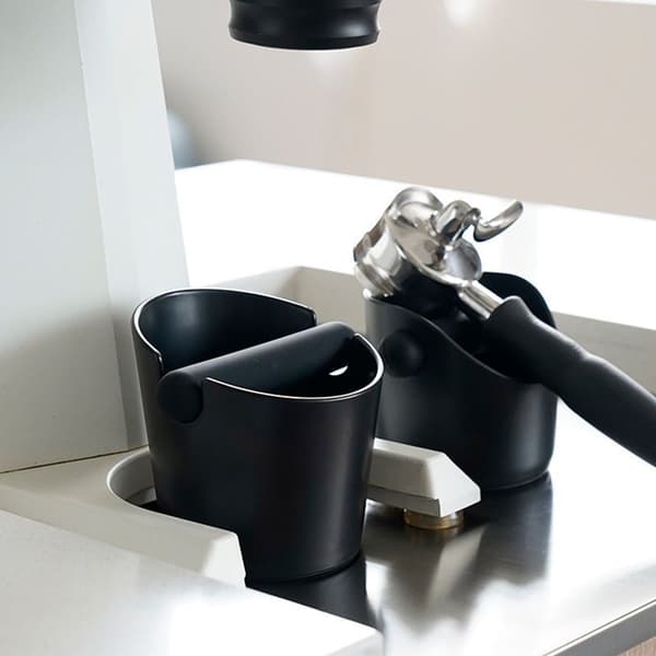 Mat sort kaffetilbehør 0,55L - Knock Box til kaffegrums