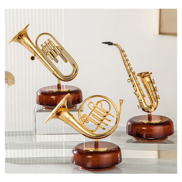 Klassisk musikkboks saksofon statue fransk retro håndsveivet m