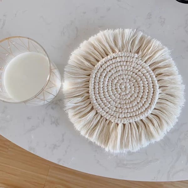 Set med 4 bohemske makramé-brikker absorberende beige brikker for