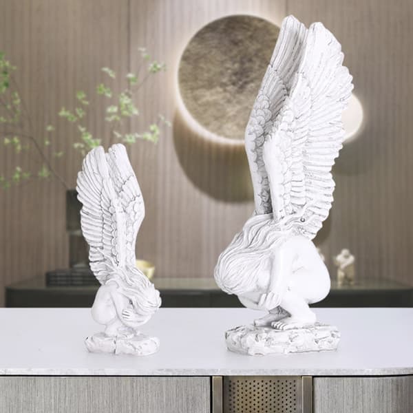 Religiøs havefigur, mindesmærkeengel og forløsningsstatue, P