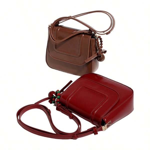Små axelväskor för kvinnor, sadelväskor med lock, mini crossbody-väskor, justerbara axelremshängen