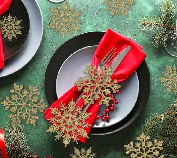 36 stk. julegullsnøfnugg i gullplast med glitter