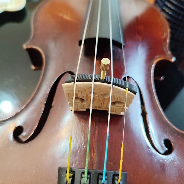 1/4-4/4 viulun kieltennostin, korkeussäädettävä jousi-instrumentti