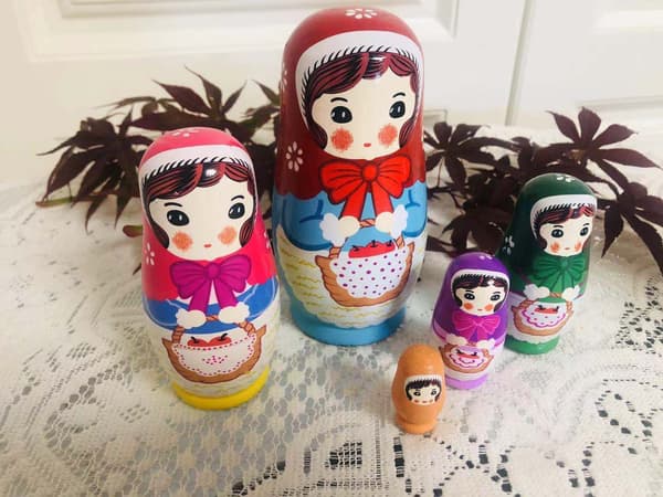 5 kurve pige russiske nesting dukker