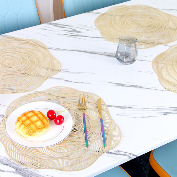 Set med 4 rosplaceringsmattor i PVC, isolerade placeringsmattor