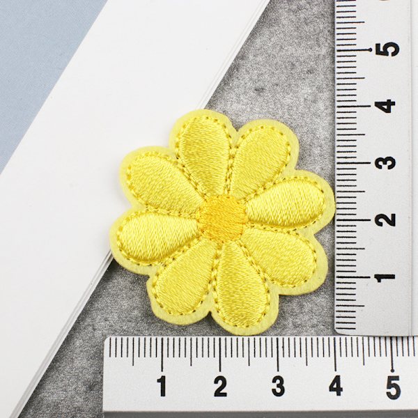 Sæt med 36 stryge-på patches mini broderede patch blomster stryge-på
