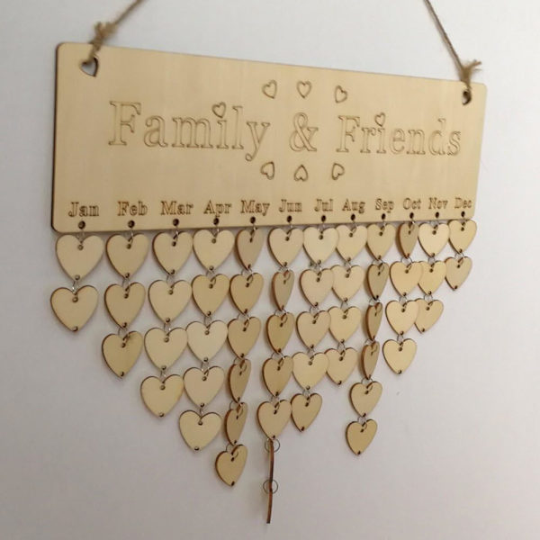 Familj och vänner födelsedagspåminnelse kalender DIY träplatta vildsvin