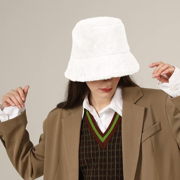 Hatt Kvinnor Flicka Vinter Chic Varm Mössa Flanell Bred Brätte Mössor 56-58
