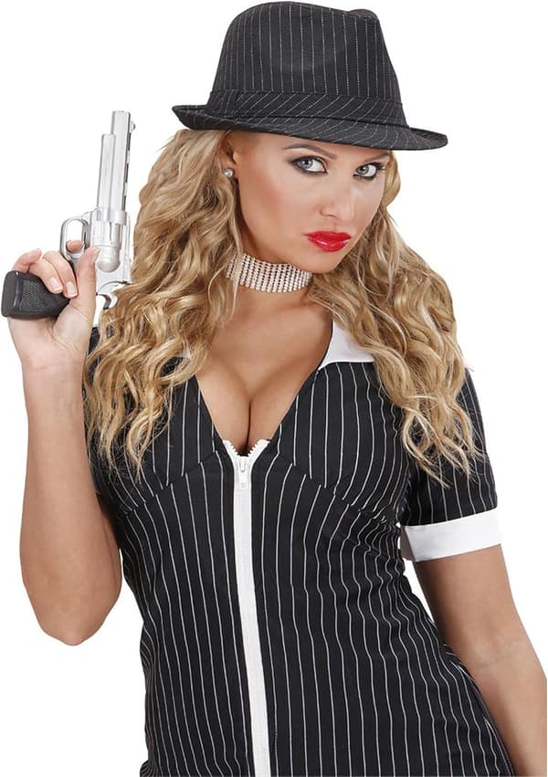 En liten retro engelsk hatt, en randig jazzhatt.