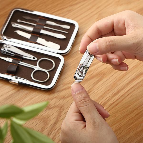 7-delad nagelklippare örnnäsplyer snedställd mun nagelklippare manikyrverktyg öronpinne trimning ögonbrynssax, 1 set