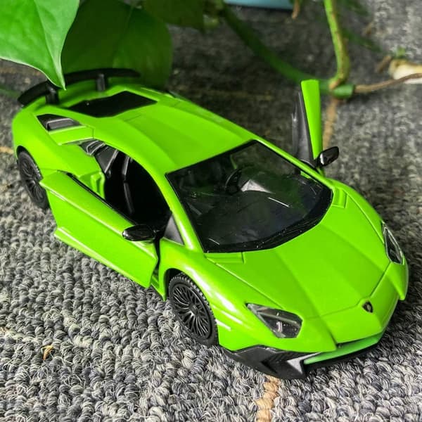 1/36 skala gjutbilmodell, zinklegering leksaksbil för barn, dra