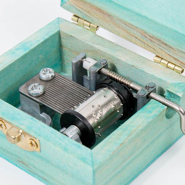Presentförpackad trä handvev mini musikbox med söt katt Black