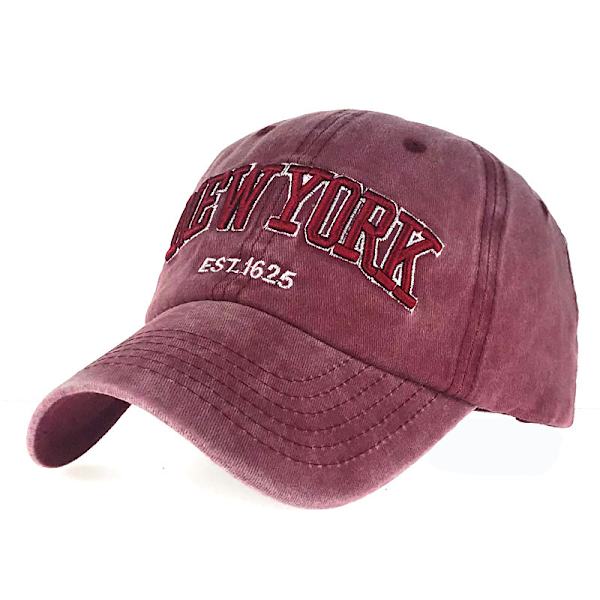 NEW YORK Punainen baseball-lippis brodeeratuilla aurinkolippal