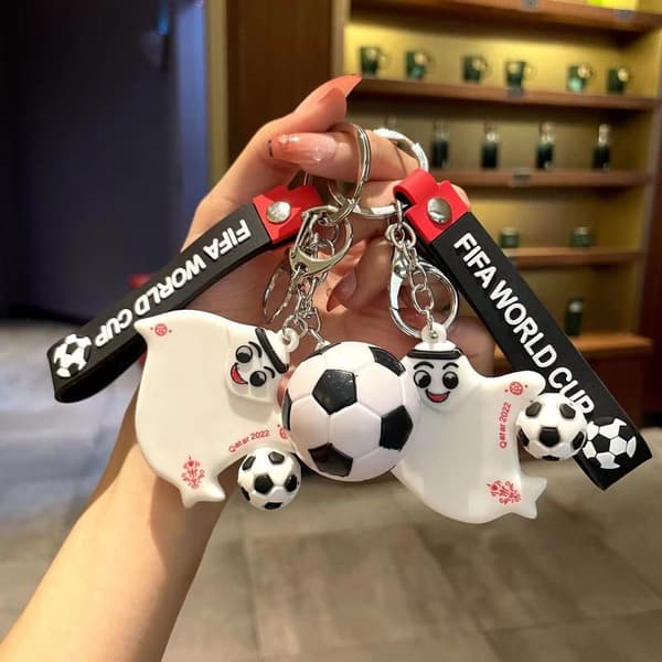 Tre Qatar 2022 FIFA World Cup maskotväskor, hängen, prydnader