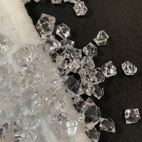 100 små diamantformade isbitkristaller för bordsdekoration