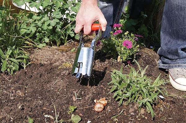 FISKARS AUTOMAATTINEN SIPULINKASVATUS