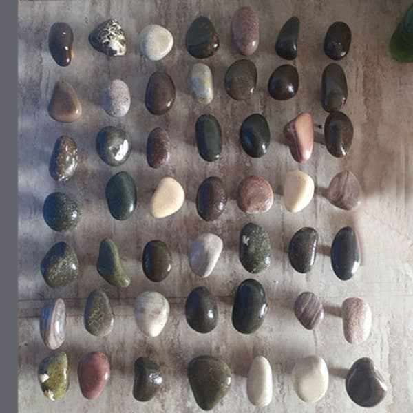 Sæt med 3 kreative Pebble massive trækroge til indgangsporten