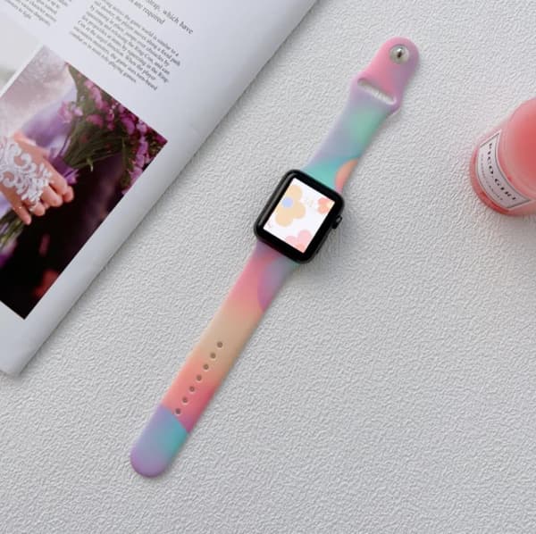 SILIKONREM APPLE WATCH 42/44/45/49MM (97+110) REGNBÅGE