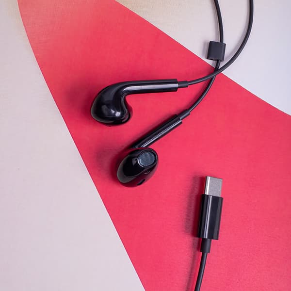 Maxlife trådbundna hörlurar MXEP-04 USB-C svart svart
