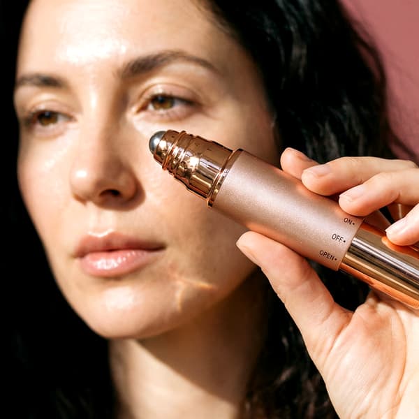 Marielle ögonmassager med vibrationsfunktion MMOW Guld