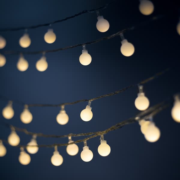 Ljusslinga Solar LED FROSTED BALLS SFB61 6,5m 30 bollar varmvit Forever Light vit