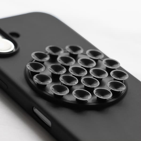 Silikonfodral med sugpropp för iPhone 15 Pro 6,1\" svart