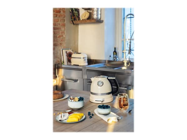 KitchenAid Elkedel 1.5liter 2.4kW Cream