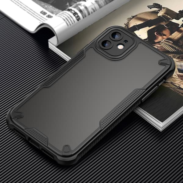 Defender Matt skal för iPhone 11 svart