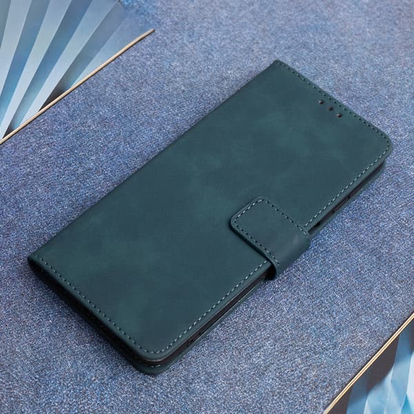 Smart Velvet fodral för iPhone 16e / 17e mörkgrön