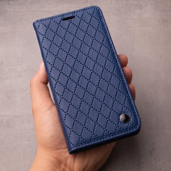Smart Caro-skal för iPhone 16 Pro marinblå svart