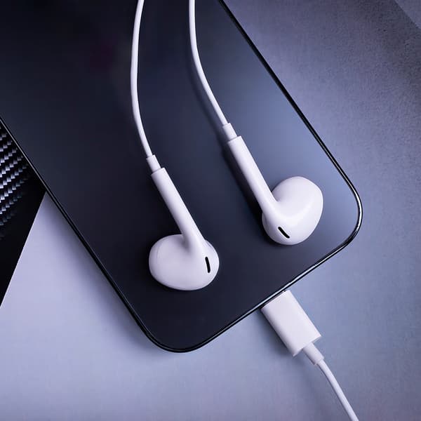 Maxlife trådbundna hörlurar MXEP-04 USB-C vit röd