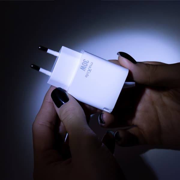Maxlife MXTC-09-30AC GaN PD QC laddare 1x USB-C 1x USB 30W vit vit