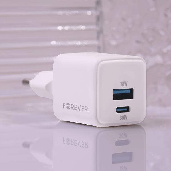 Forever TC-08-30AC GaN PD QC laddare 1x USB-C 1x USB 30W vit vit